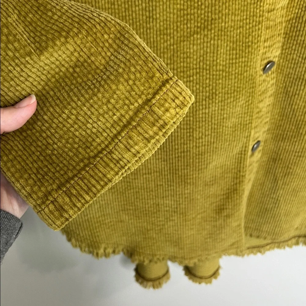 ELAN Cotton Blend Corduroy Fray Hem Button Front Shacket Size Large - Picture 5 of 11